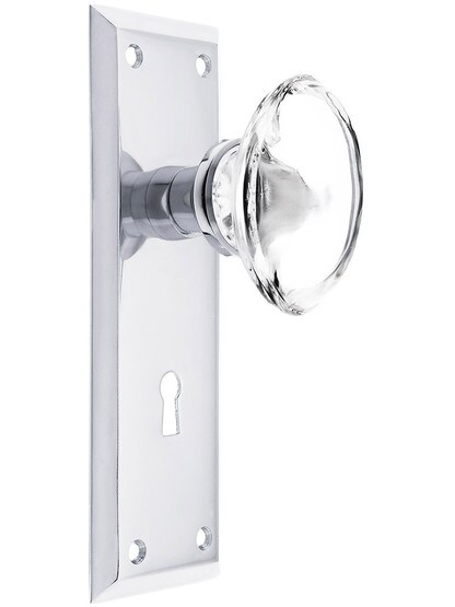 New York Plate with Oval Clear Crystal Knobs with Keyhole in Polished Chrome.